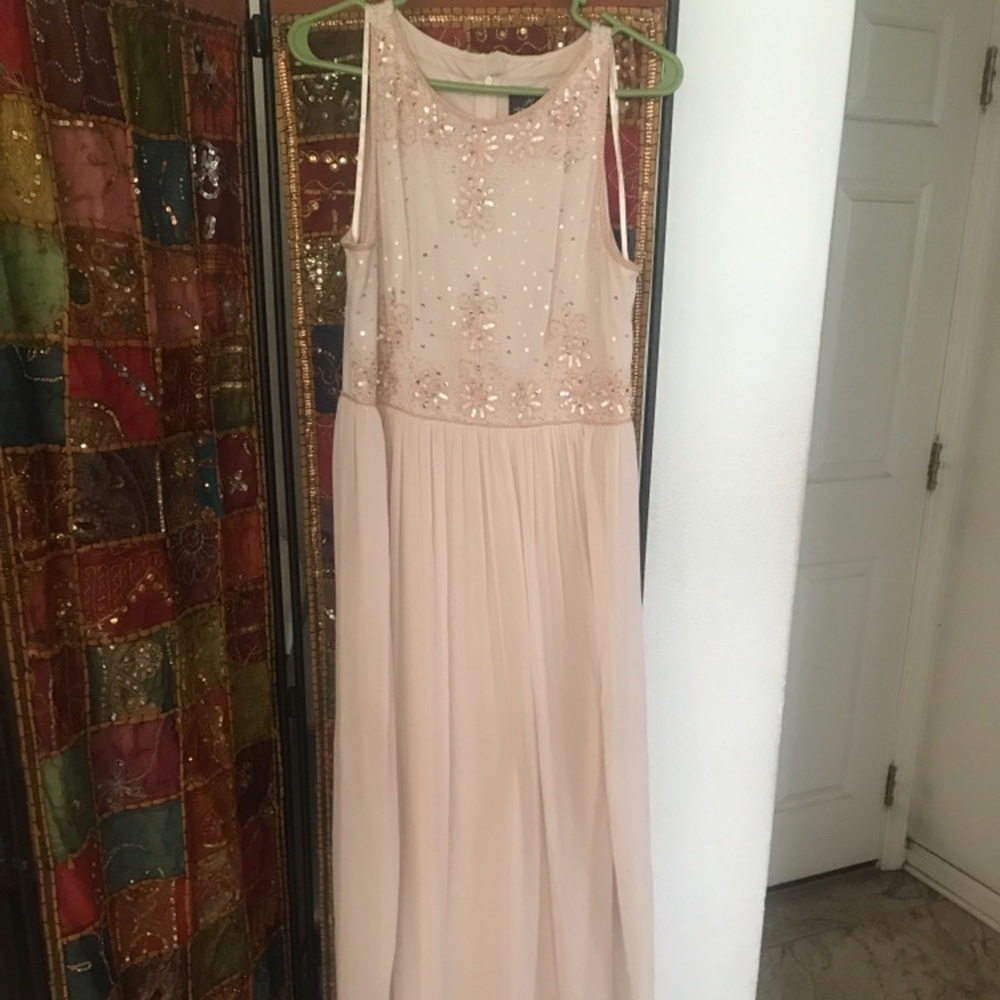Adrianna Papell size 8 formal maxi gown